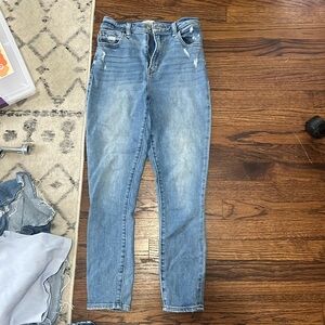 Curve, love, high-rise, skinny Jean